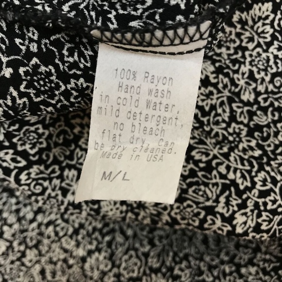 LISAKAI Sz M L Skirt Floral Black White 100% Rayon - Picture 5 of 5